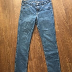 🔥H&M size 32 dark wash